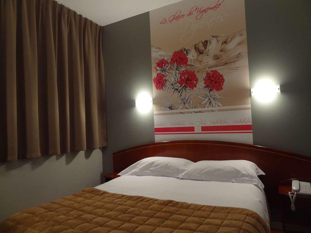 Cit'Hotel De La Marne Tarbes Ruang foto