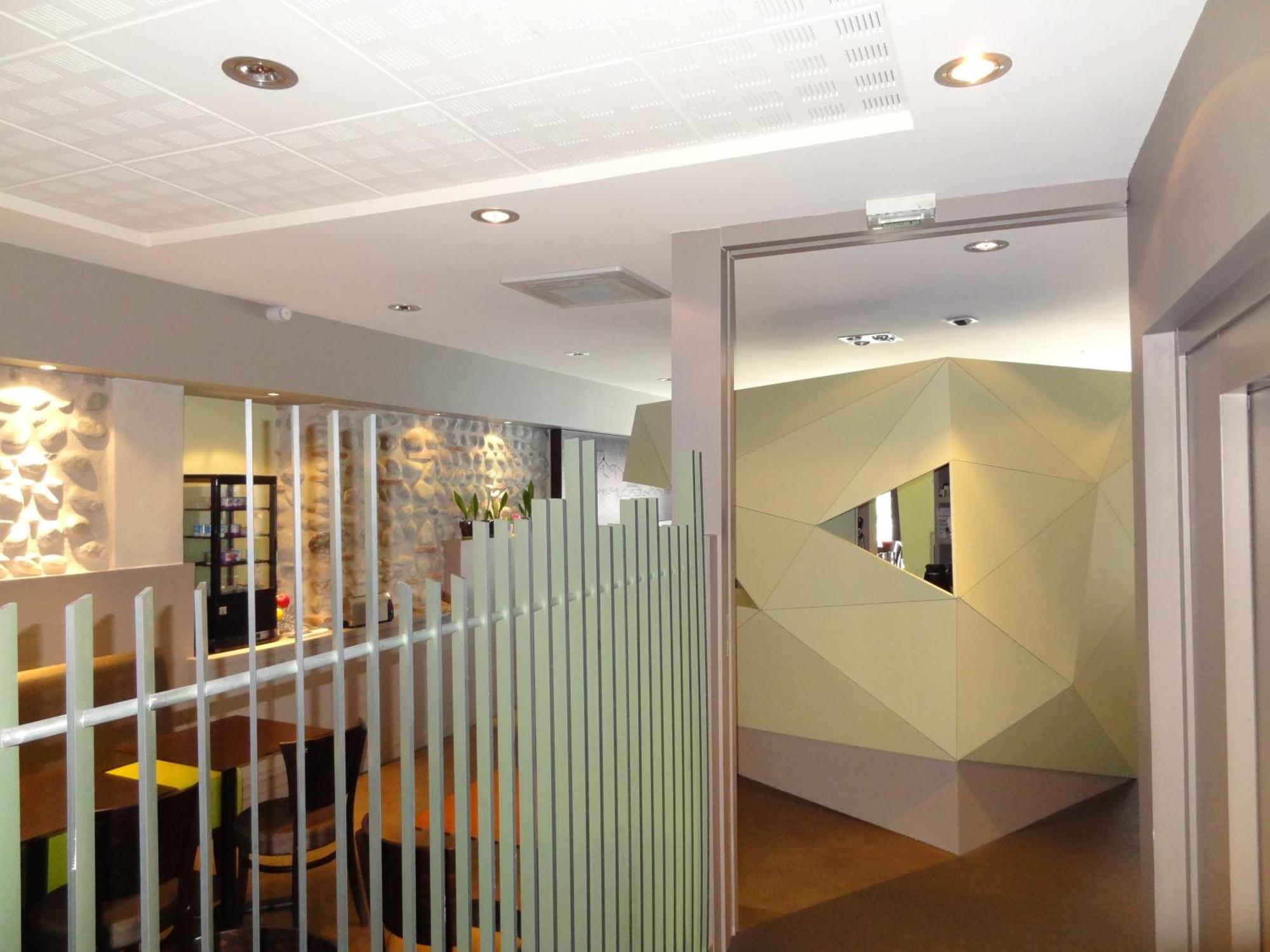Cit'Hotel De La Marne Tarbes Bagian luar foto