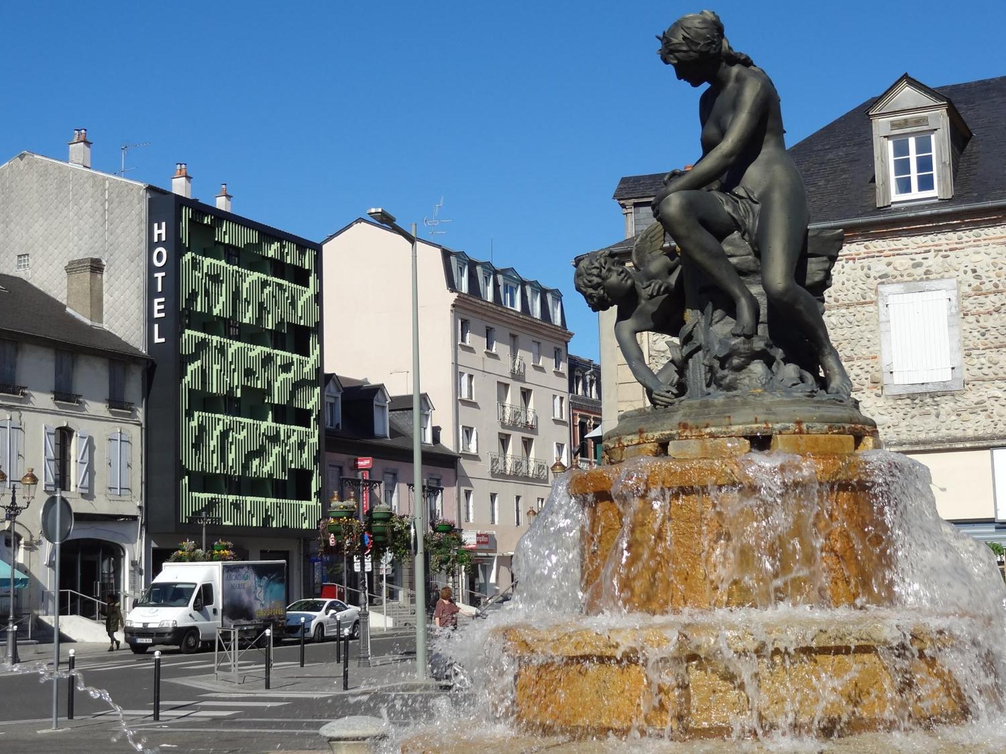 Cit'Hotel De La Marne Tarbes Bagian luar foto