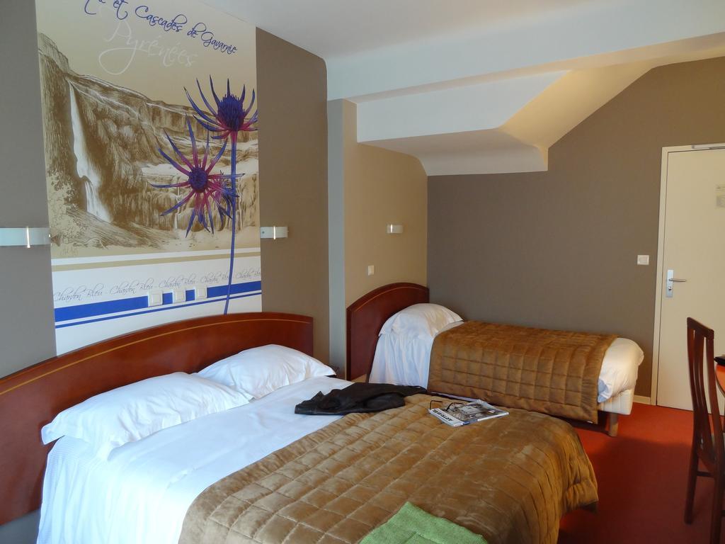 Cit'Hotel De La Marne Tarbes Bagian luar foto