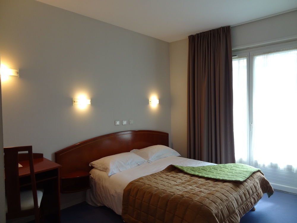 Cit'Hotel De La Marne Tarbes Bagian luar foto