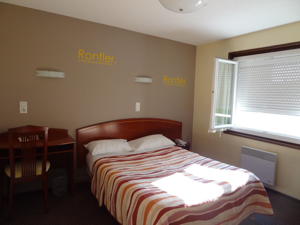 Cit'Hotel De La Marne Tarbes Bagian luar foto