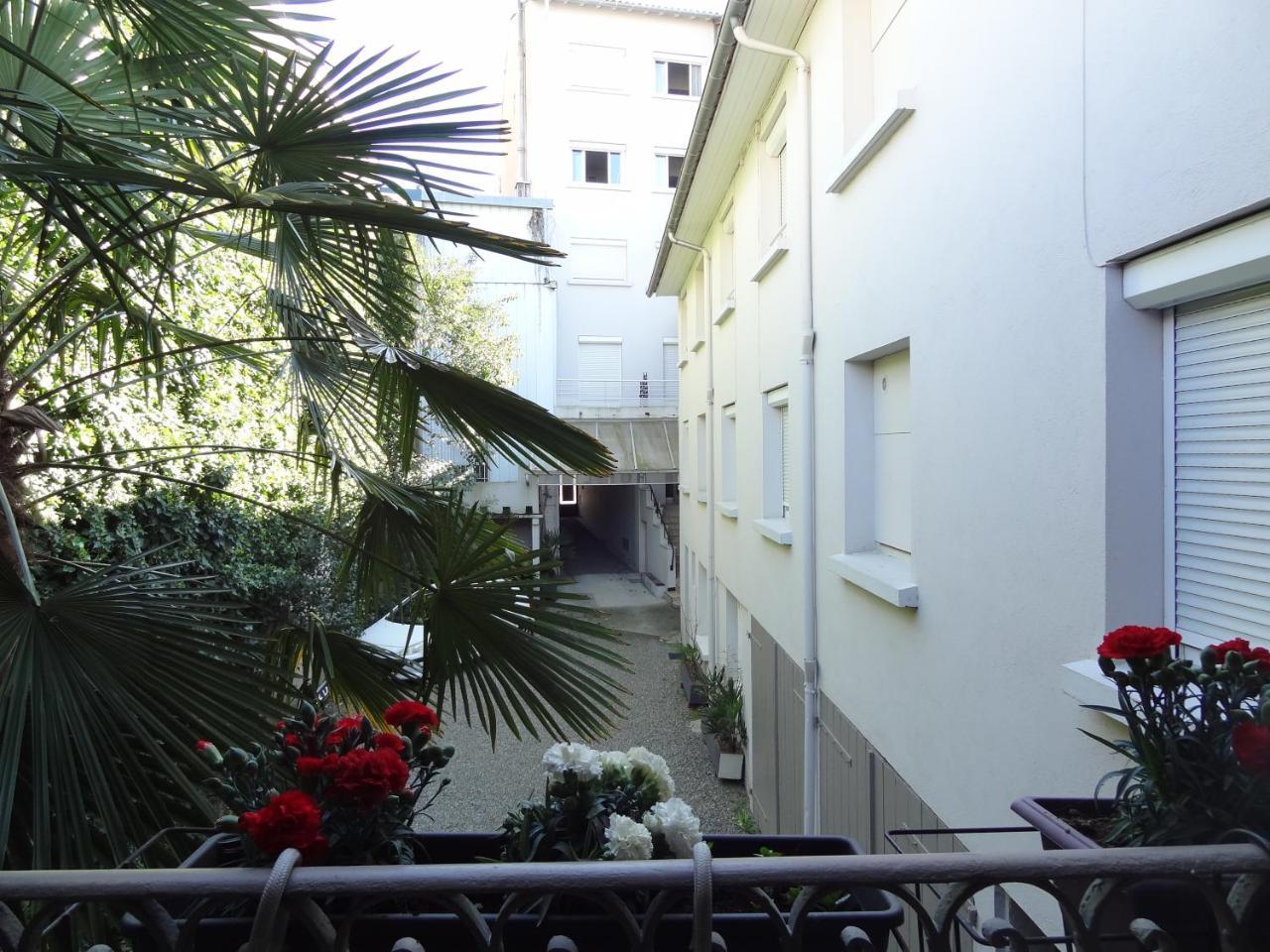 Cit'Hotel De La Marne Tarbes Bagian luar foto